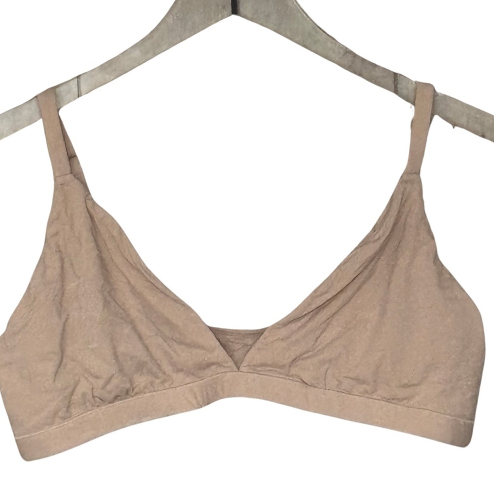 SKIMS: Fits Everybody Triangle Bralette‎ in Mica